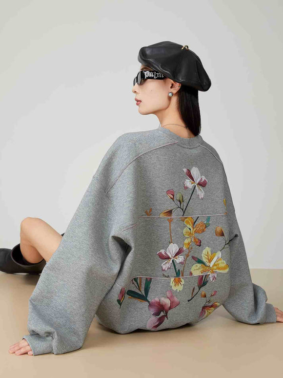 Sudadera Gris con Estampado de Cuello Redondo