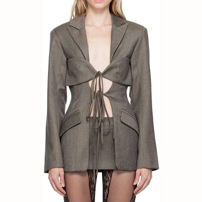 Blazer Asimétrico con Escote V y Detalles Calados - Image 3