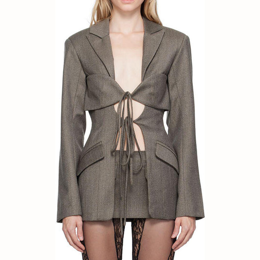 Blazer Asimétrico con Escote V y Detalles Calados - Image 3