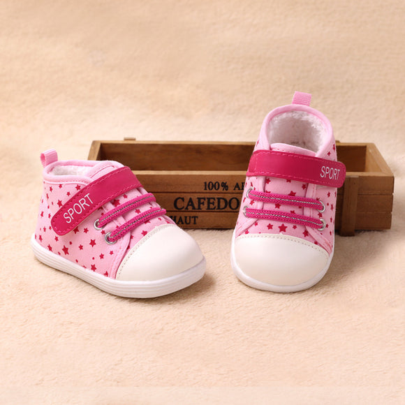 Zapatos para Bebé de Terciopelo Suave con Cierre de Velcro - Comodidad y Estilo