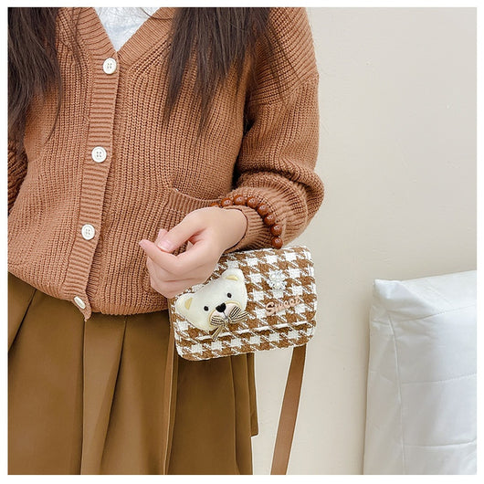 Bolso Crossbody Cuadros Marrones con Detalle Pearl - Image 17