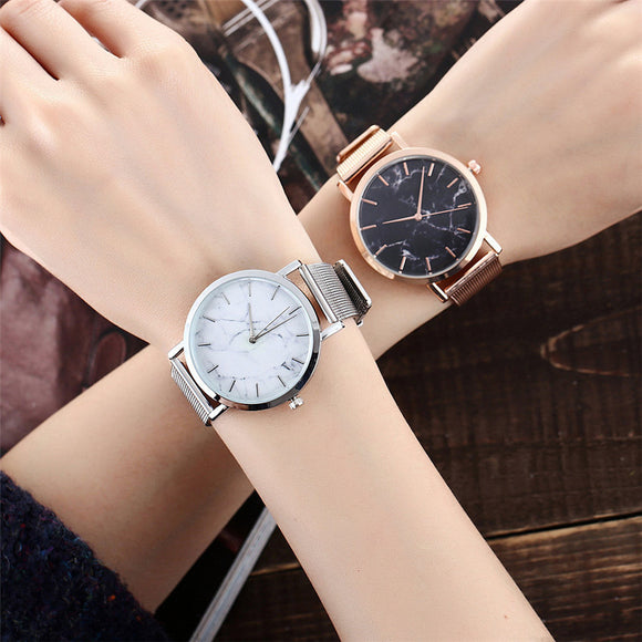 Reloj de Moda para Mujer con Malla Plateada y Dorada, Diseño Mármol Creativo