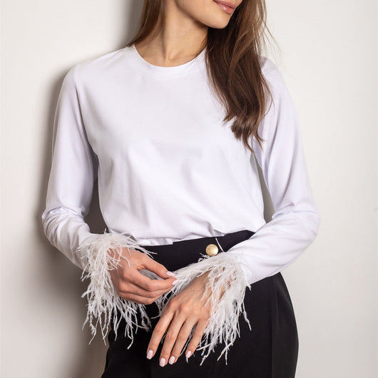 Blusa Casual para Mujer con Cuello Redondo y Detalles de Plumas - Image 4