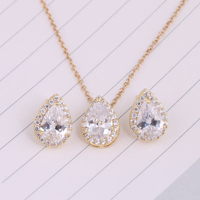 Collar y Aretes de Gemas en Forma de Gota de Agua - Image 7