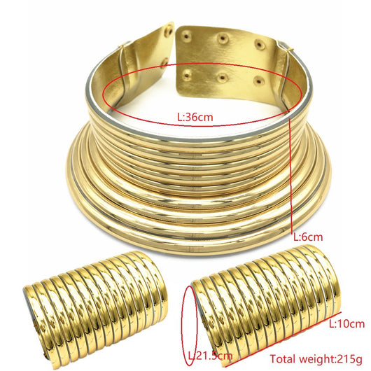Conjunto de Joyas Europeas: Collar, Anillo y Pulsera de Manos Entrelazadas - Image 5