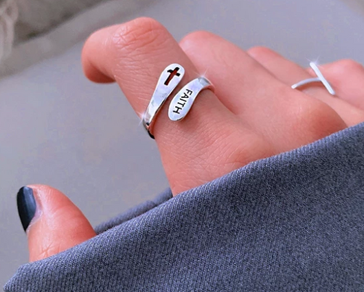 Anillo de Cruz FAITH en Plata de Ley - Image 4