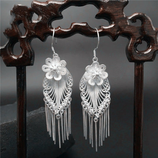 Aretes de Plata Esterlina con Borla Floral