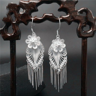 Aretes de Plata Esterlina con Borla Floral
