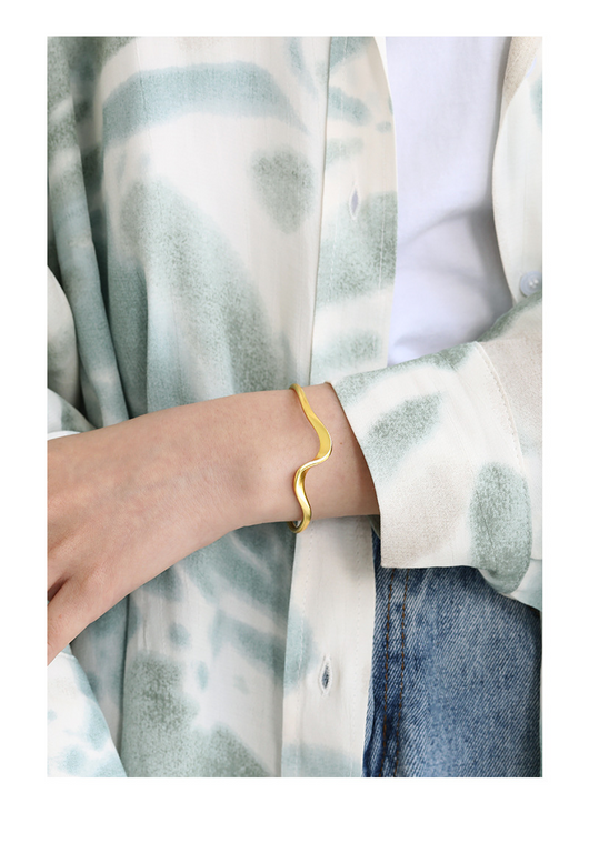 Pulsera para mujer con patrón de olas - Image 9