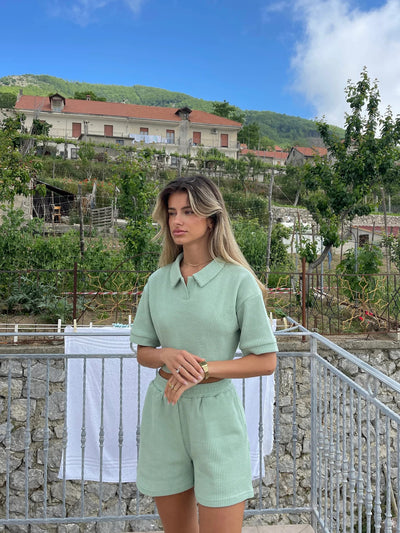 Conjunto de Dos Piezas para Mujer con Cuello Polo Liso y Casual - Image 12