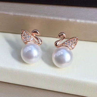 Aretes de Plata S925 con Perla de Agua Dulce Diseño Cisne