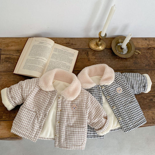 Abrigo Acolchado Infantil Estilo Coreano a Cuadros con Osito - Chaqueta Térmica para Niños y Niñas - Image 10