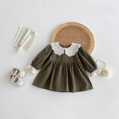 Vestido Princesa Niña con Cuello de Encaje y Solapas - Image 3