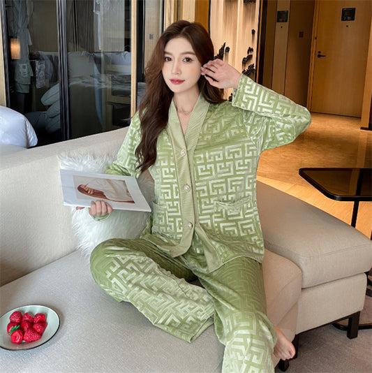 Pijama de Terciopelo Dorado para Mujer - Conjunto Elegante y Cómodo