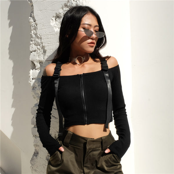 Playera Femenina Manga Larga con Detalles de Cintas y Hebillas