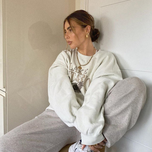 Suéter Gris Verde con Estampado de Letras - Diseño Viral para Mujer