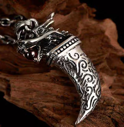 Colgante de Plata Esterlina con Púa