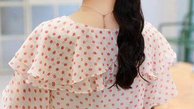 Blusa Retro de Verano con Volantes y Lunares en Chifón - Image 7