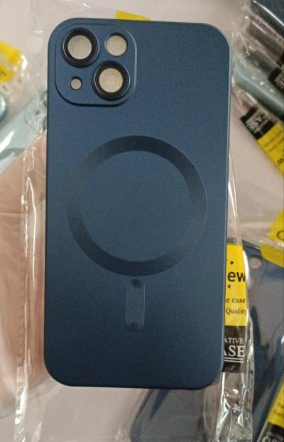 Funda Magnética con Acabado Esmerilado para Teléfono - Image 13