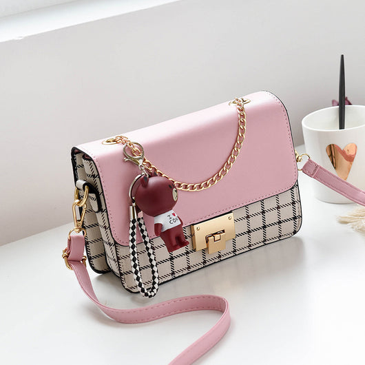 Bolso Bandolera para Mujer con Dije de Osito - Image 5