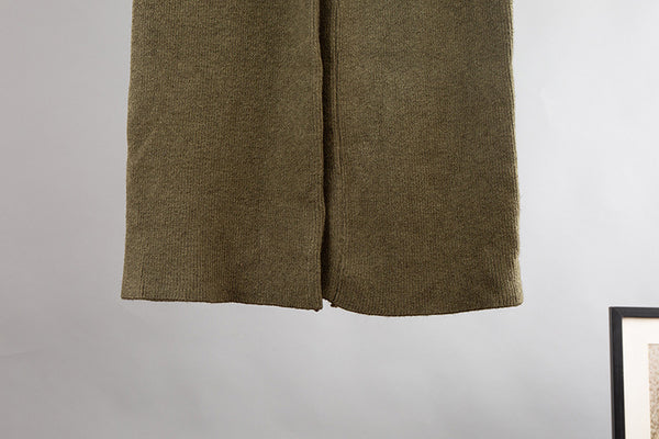 Conjunto Elegante: Cardigan Escote V y Pantalón Ancho