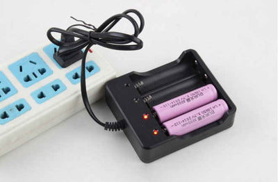 Cargador Inteligente de 4 Ranuras para Baterías 18650 con Cable Incluido - Image 8