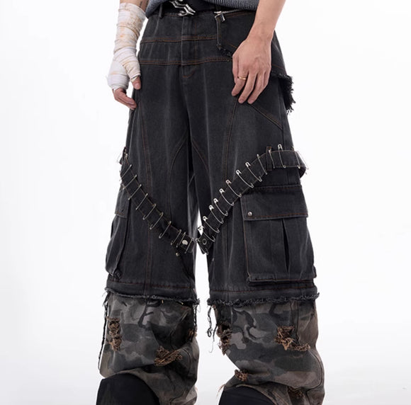Calça Jeans Masculina Camuflada com Detalhes de Fita e Costuras Estruturadas