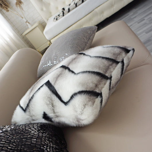 Cojín de Felpa Corta con Patrón Animal Print Zebra y Tigre - Image 2