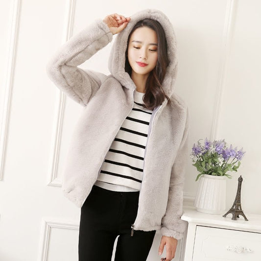 Abrigo de Piel de Conejo Rex Slim Fit con Capucha para Mujer - Image 2
