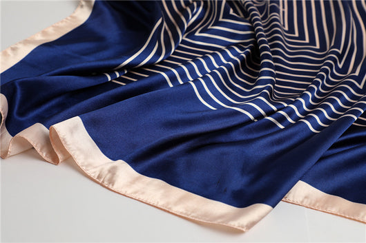 Pañuelo de Seda Estilo Nórdico - Diseño de Influencers - Image 8