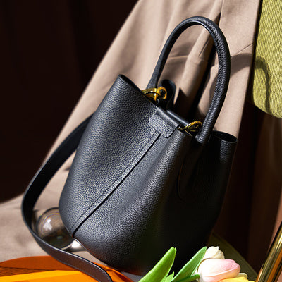 Bolsa Crossbody de Cuero Genuino para Mujer - Diseño Bucket - Image 10