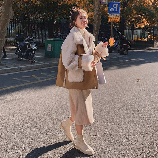 Abrigo de Piel con Mangas Acampanadas y Costura Khaki - Image 10