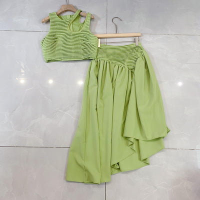 Conjunto Elegante con Chaleco Hueco y Falda Irregular - Image 18
