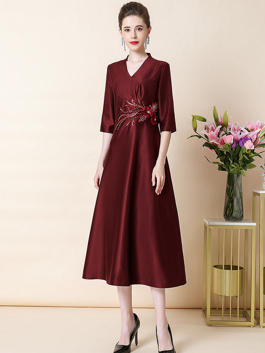Vestido Ajustado Elegante con Bordado Delicado - Image 5