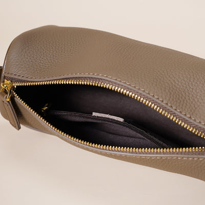 Bolso Axilar de Cuero Genuino con Textura Minimalista - Image 23