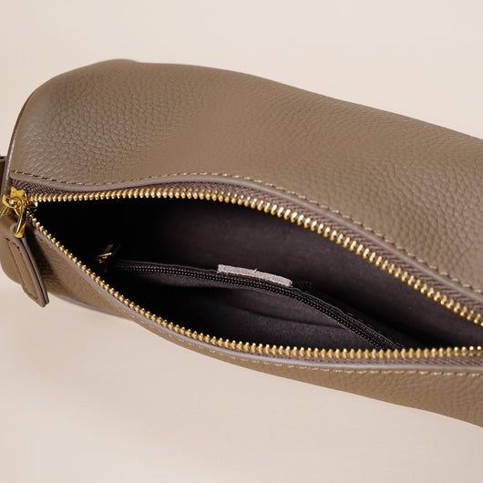 Bolso Axilar de Cuero Genuino con Textura Minimalista - Image 23