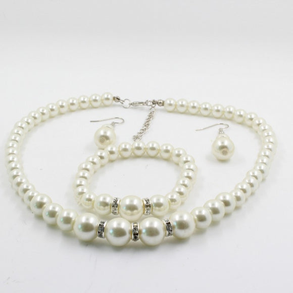 Juego de Joyas Nupciales: Collar de Perlas, Aretes y Pulsera Elegante