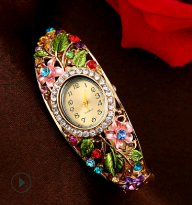 Reloj de Pulsera para Mujer con Diamantes y Diseño Artístico Étnico - Image 4