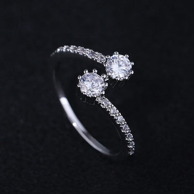 Anillo de Lujo Europeo con Circón: Elegancia y Brillo Premium - Image 2