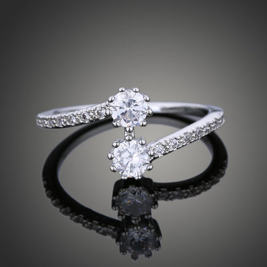 Anillo de Lujo Europeo con Circón: Elegancia y Brillo Premium - Image 3