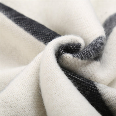Bufanda Reversible Doble Cara en Falso Cashmere Blanco y Negro - Image 4