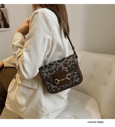 Bolsa Mensajera Western Texturizada - Estilo Vaquero Auténtico - Image 17