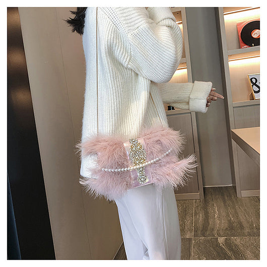 Bolso de Noche Elegante con Plumas de Avestruz y Cadena de Perlas - Image 35