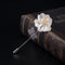 Simple lotus long collar pin brooch Plateado