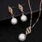 Juego de Collar y Aretes de Perlas con Diamantes - Diseño Ondulado Elegante