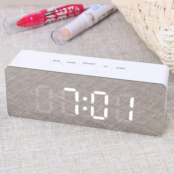 Espejo LED Multifuncional con Reloj Digital