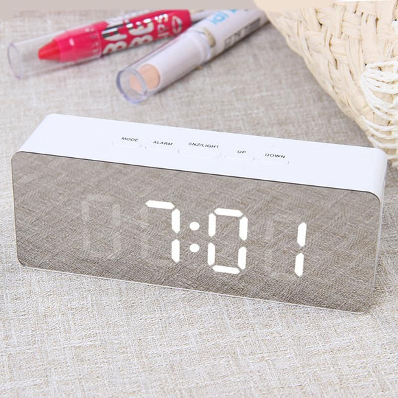 Espejo LED Multifuncional con Reloj Digital