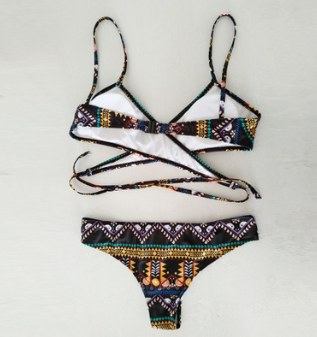 Bikini Étnico con Cruces en el Pecho - Diseño Sexy y Moderno - Image 6