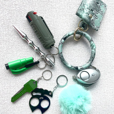 Set de Accesorios de Lana: Pulsera, Llavero y Bolsa Tejida