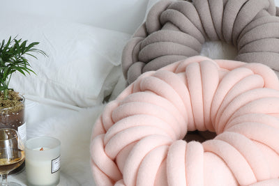 Almohada Anillo Donut para Selfies - Cojín Nudos Decorativo - Image 18